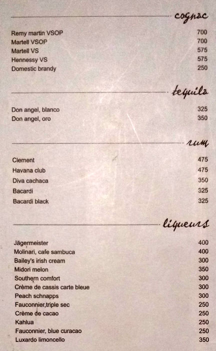 V Bar - Hilton Garden Inn - Palayam - Trivandrum image 11