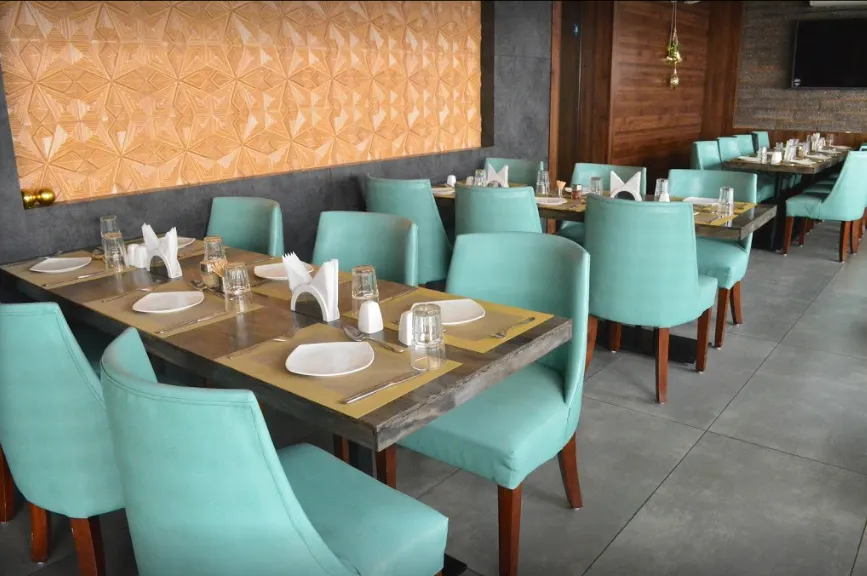 Dolphin Restaurant, Dashaswmedh Road, Varanasi Photo1