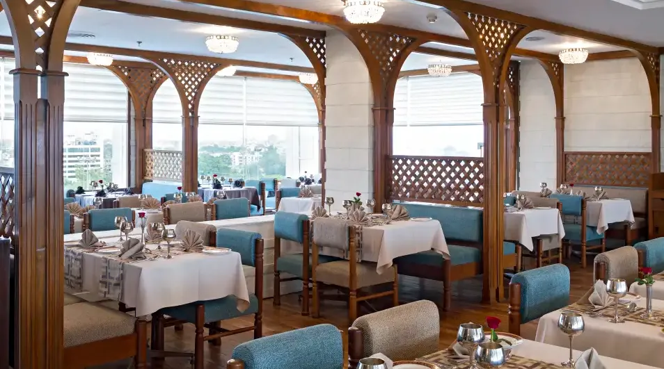 Falak Numa Restaurant Hotel Clarks Avadh, Hazratganj, Lucknow Photo1