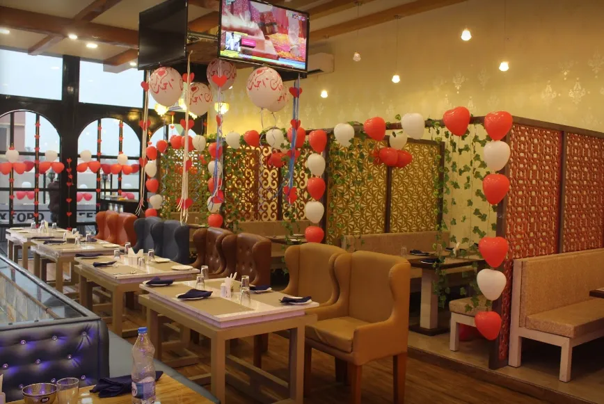 London Live Restaurant, Chetganj, Varanasi Photo1