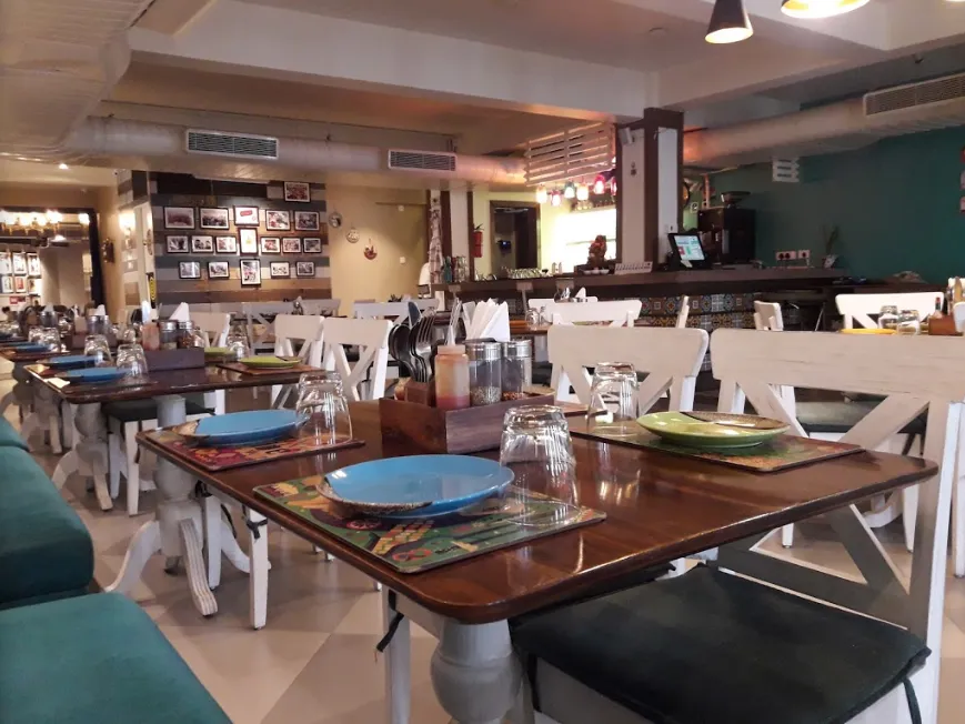 Roma's Cafe, Diner Lanka, Varanasi Photo1