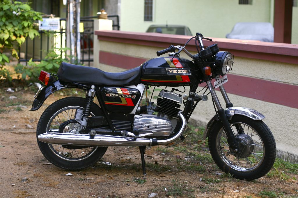 Yezdi Roadking Image