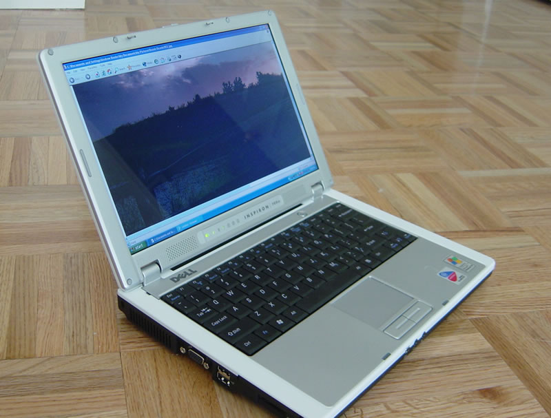 Dell Inspiron 700m Image