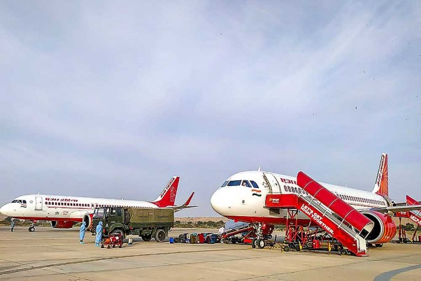 Airport Workers Strike Image