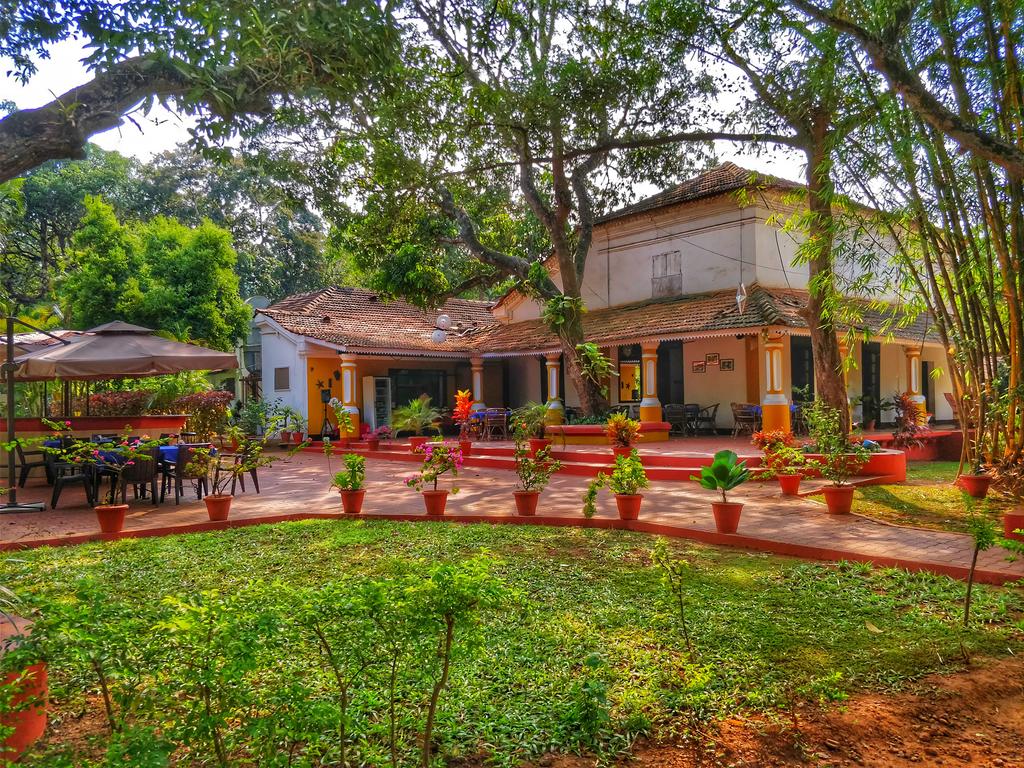 Bougainvillea Grandpa's Inn Hotel - Goa Image