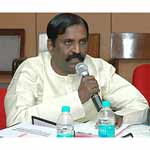Kavingar Vairamuthu Image