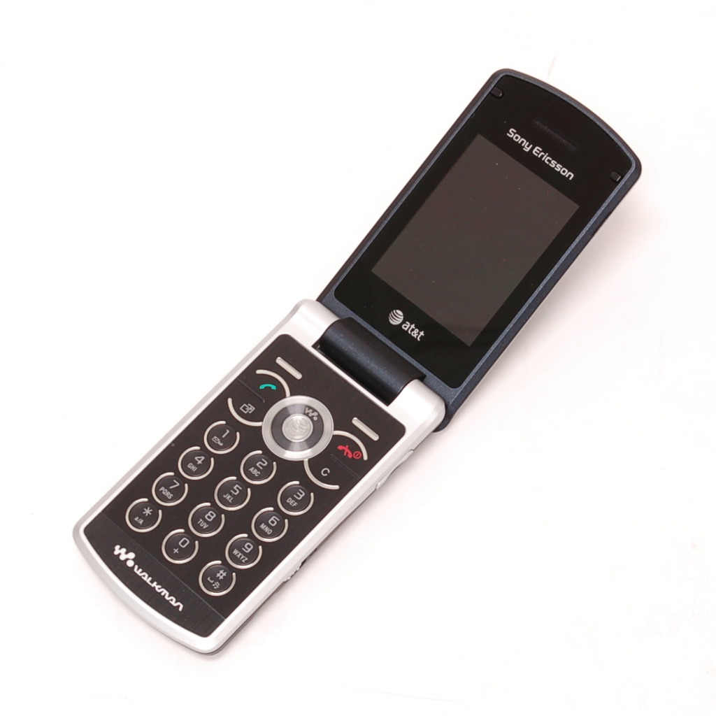 Sony Ericsson W518a Image