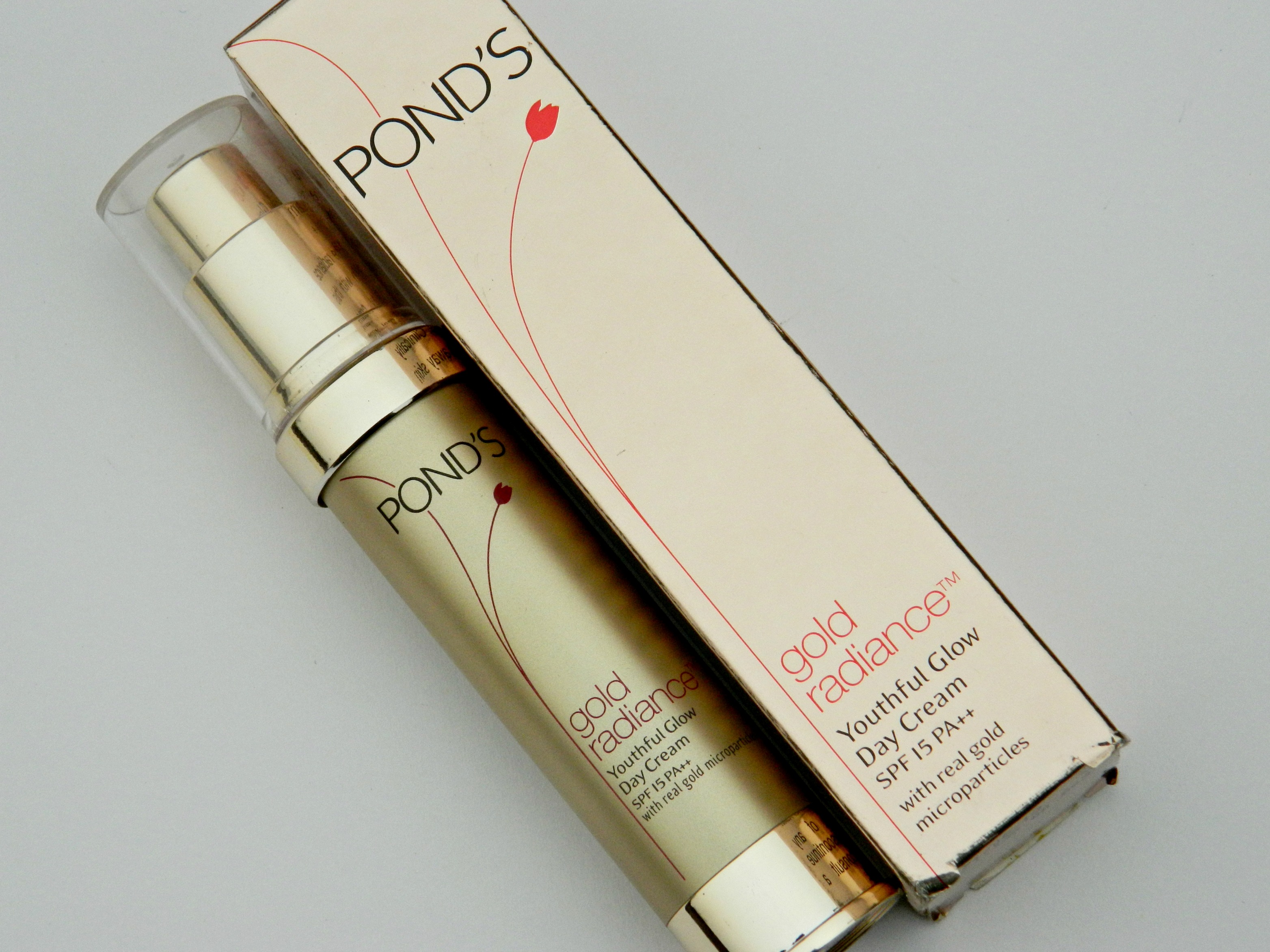 Ponds Gold Radiance Anti Ageing Skin Care Image