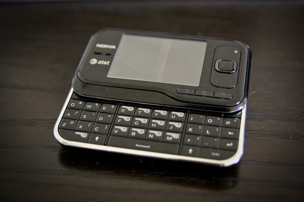 Nokia 6790 Surge Image