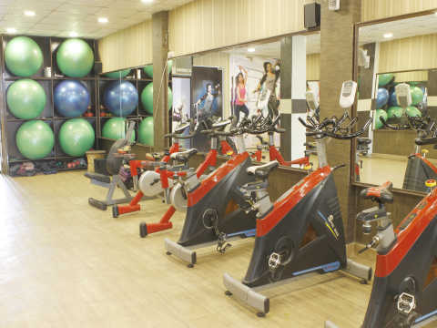 Club Hundred Fitness Centre - Delhi Image