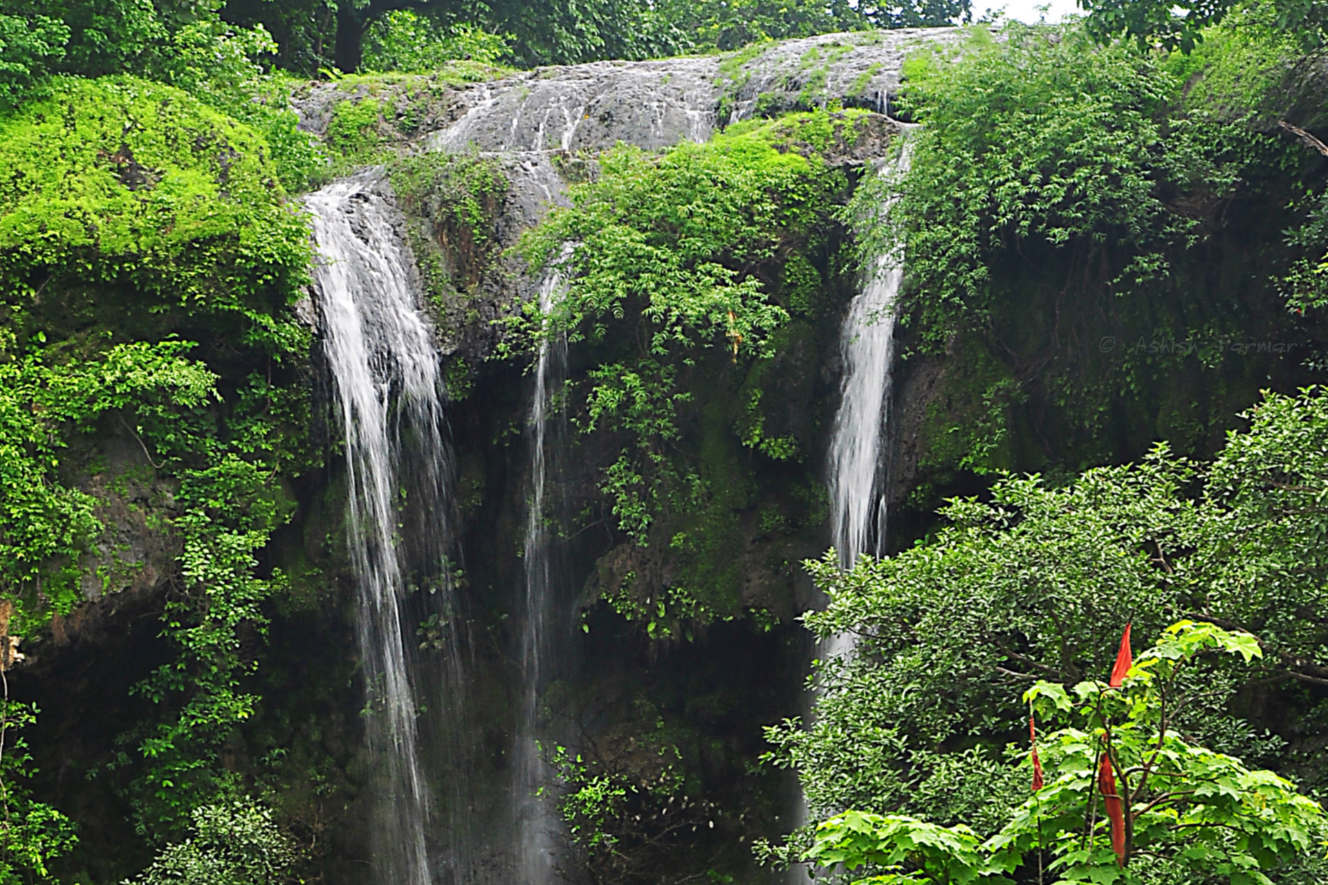 Hathni Mata Waterfall - Vadodara Image