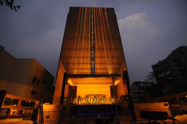 Monotel Luxury Business Hotel - Kolkata Image