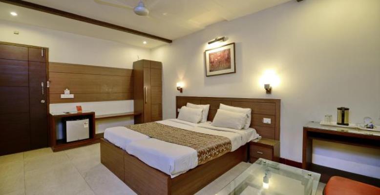 Hotel Crystal Retreat - Agra Image