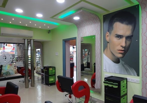 Popular 4 Men And Women Beauty Salon - Indiranagar - Bangalore Image