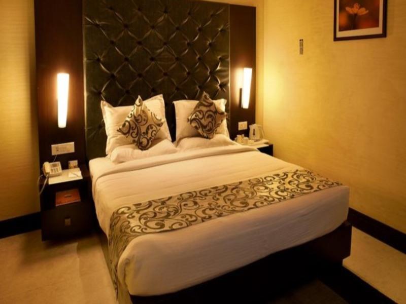 Hotel The Golden Oak - Moudhapara - Raipur Image