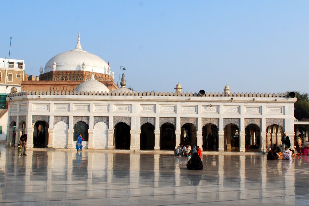 Baba Farid's Tomb - Faridabad Image