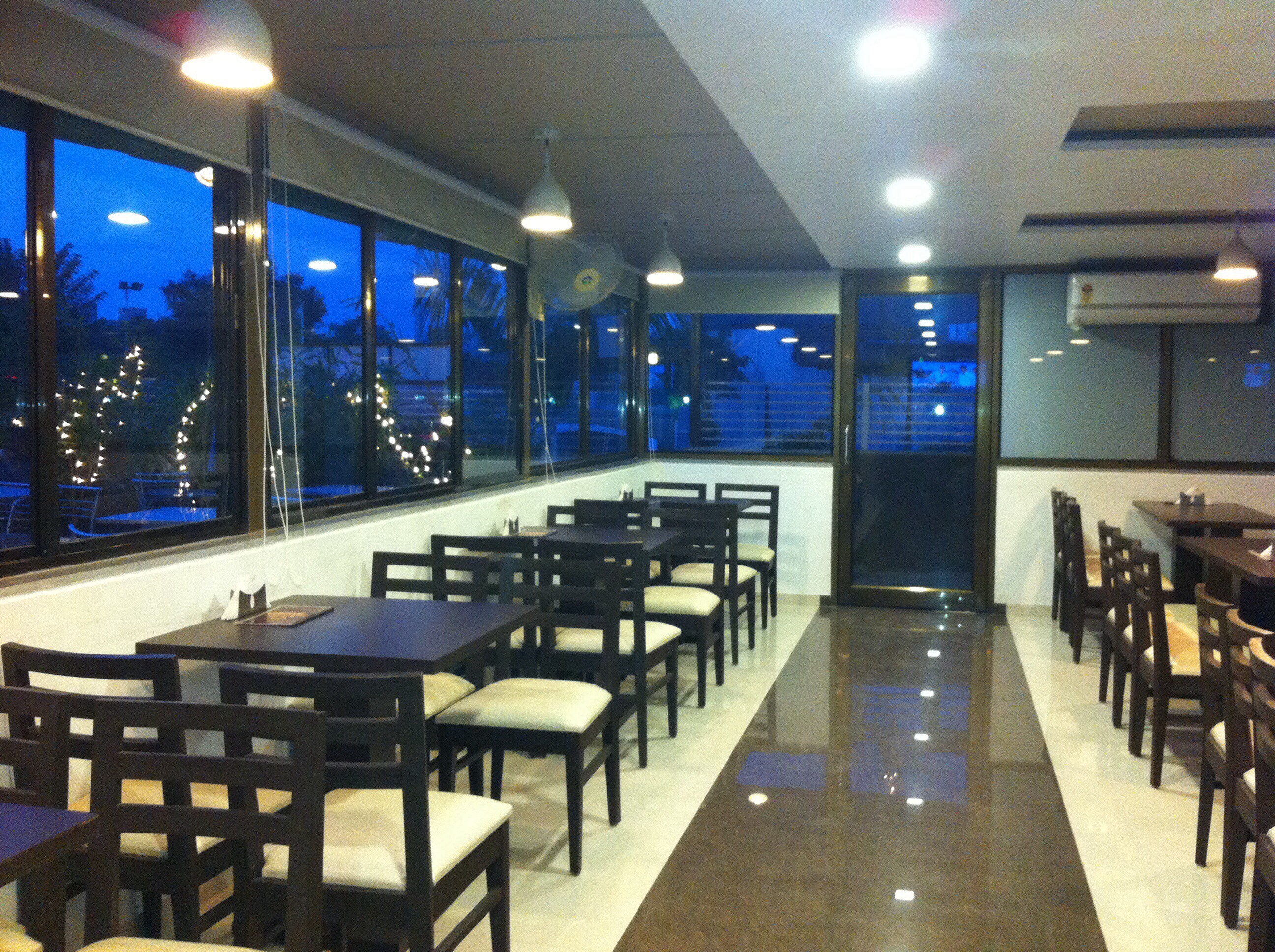 Cafe Pluggin - Bodakdev - Ahmedabad Image