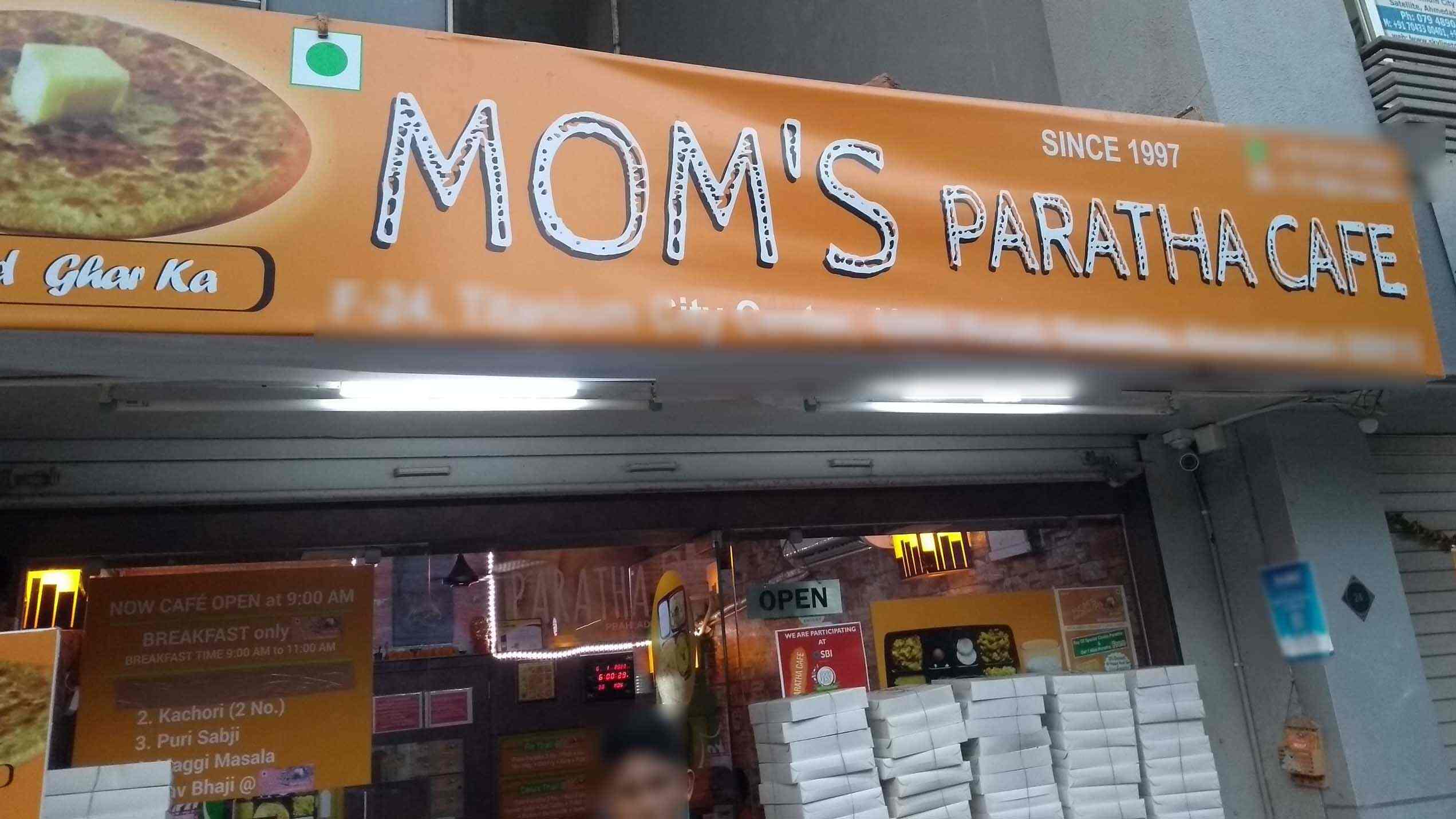 Mom's Pizzeria & Caf&#233; - Sola - Ahmedabad Image