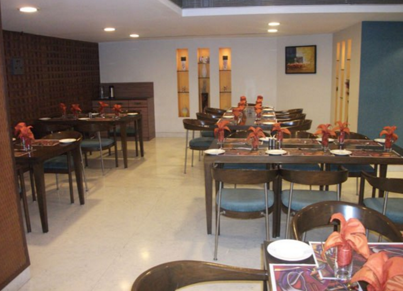 24/7 All Day Dining Coffee Shop - The Metropole Hotel - Ahmedabad Image