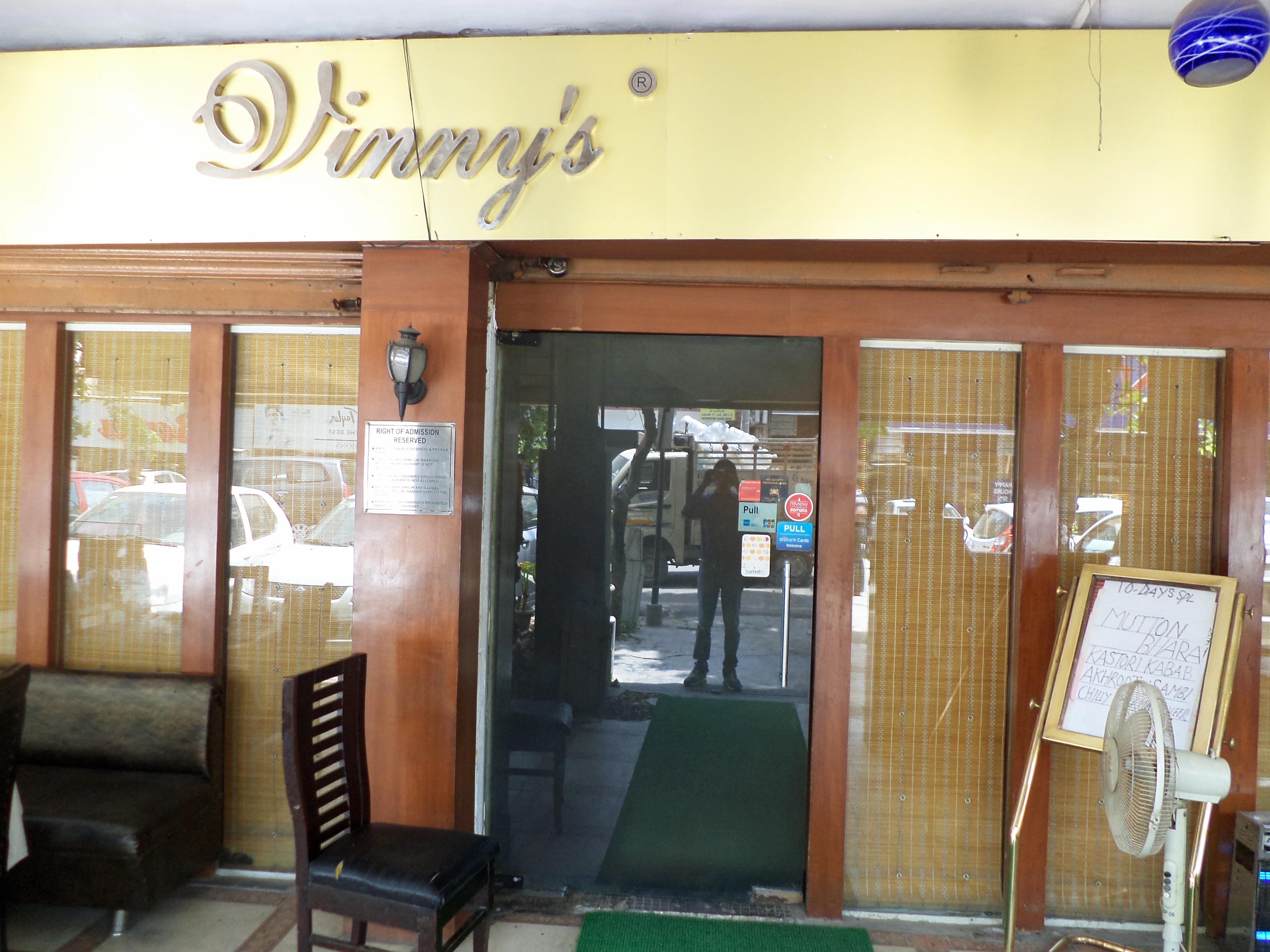 Vinny's Restro Bar - Sector 18 - Noida Image