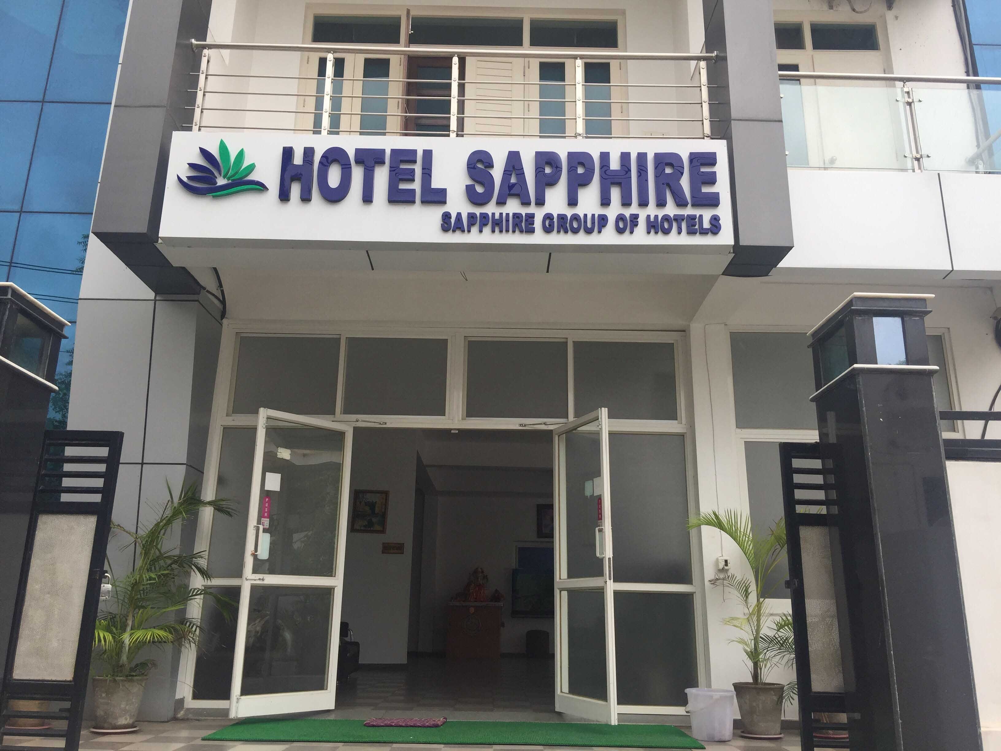 Hotel Sapphire Rooftop Restaurant - Fateh Sagar - Udaipur Image