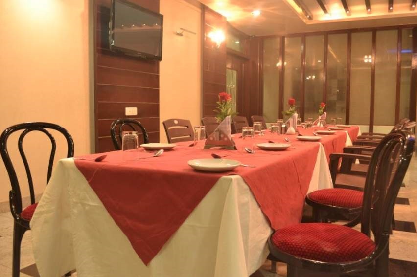 Hotel Umaid Villa Restaurant - Hiran Magri - Udaipur Image