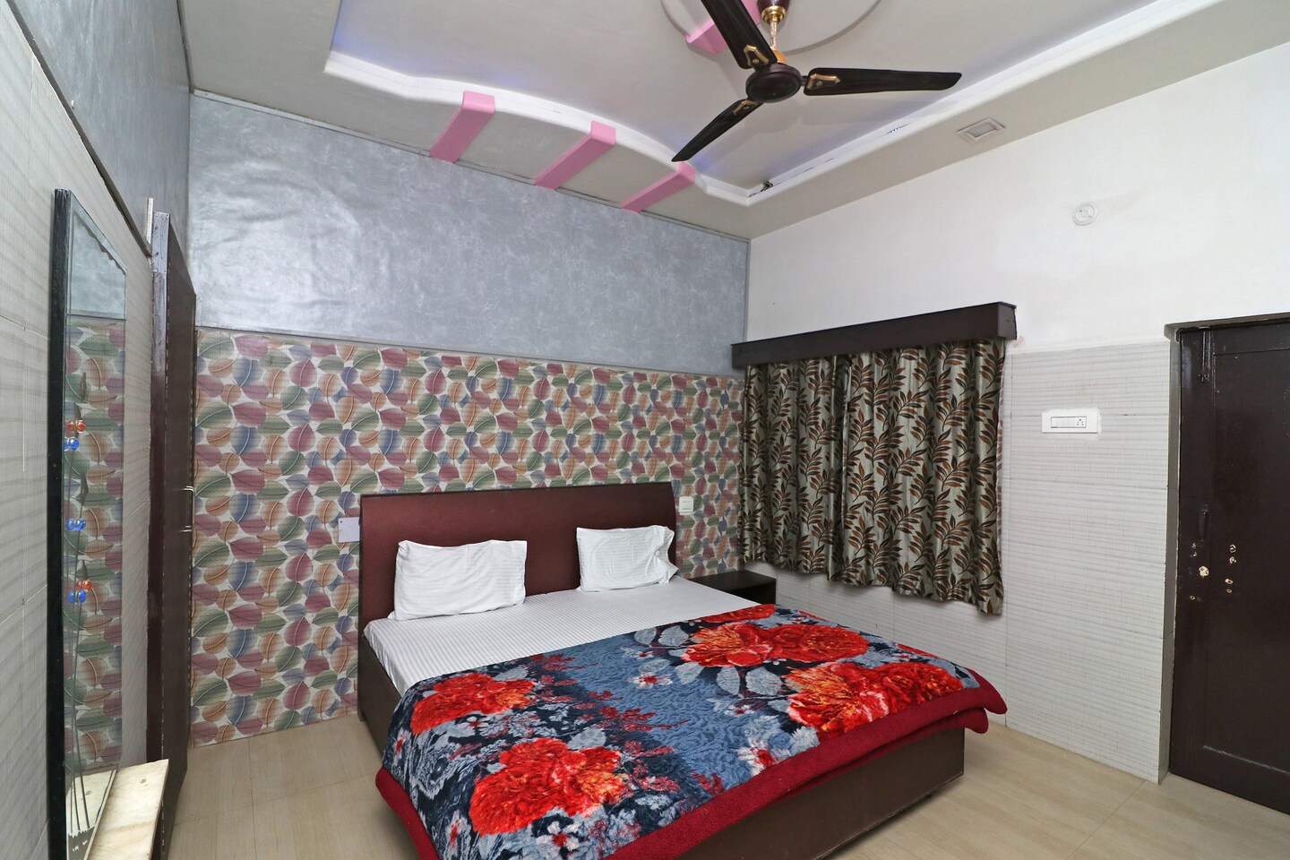 Crown Palace Hotel - Baluganj - Agra Image