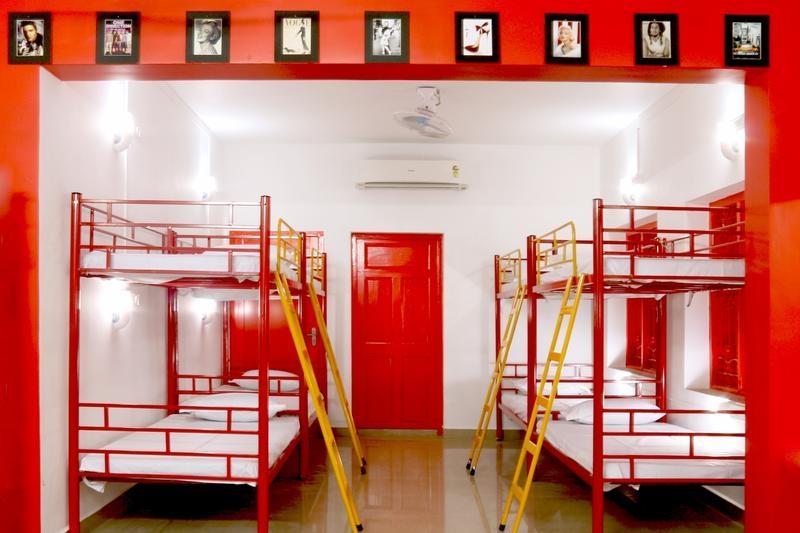 Red Lollipop Hostel - Mandaveli - Chennai Image