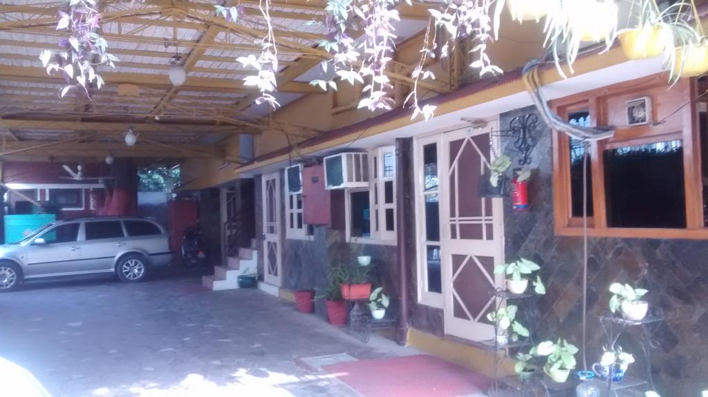 Saina Inn Youth Hostel - Karanpur - Dehradun Image