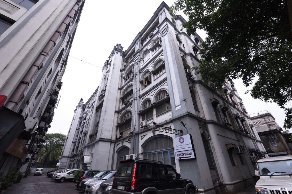 Chowdhurys Estates Guest House - Chowringhee Road - Kolkata Image