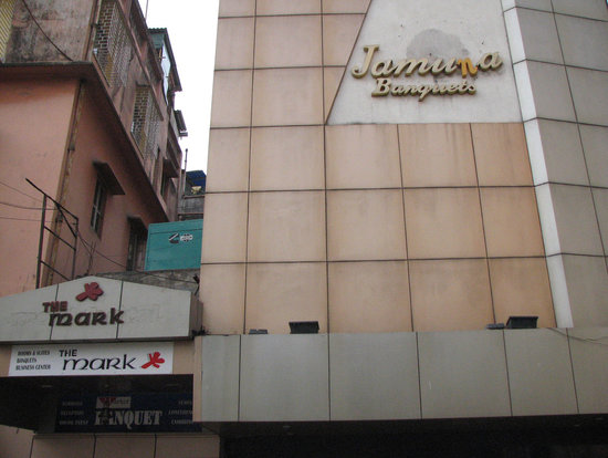 Hotel Pioneer International - Marqius Street - Kolkata Image