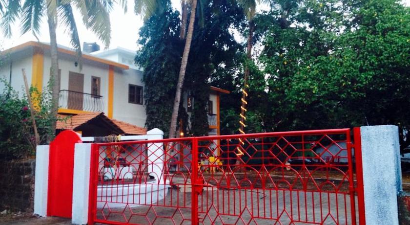 Red Door Hostel - Bardez - Goa Image