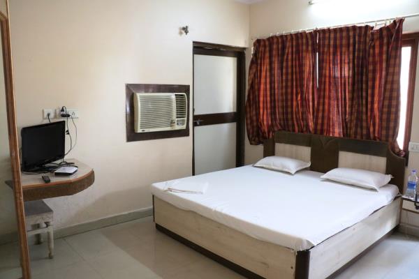 New Capital Hotel - Central Avenue Road - Nagpur Image