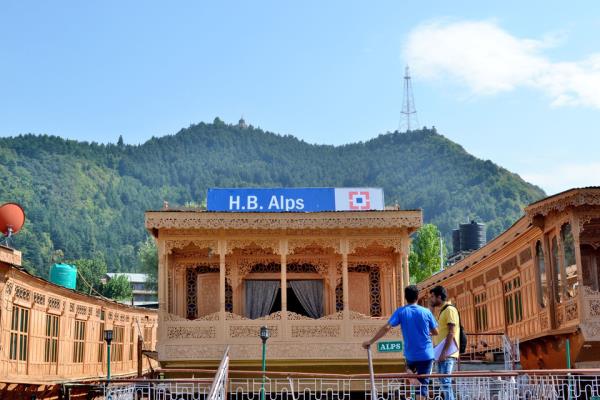 Alps Houseboat - Dal Lake - Srinagar Image