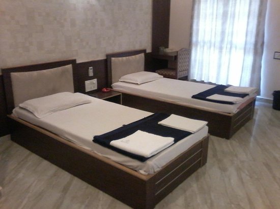 Tulsi Hotels - Pratapgunj - Vadodara Image