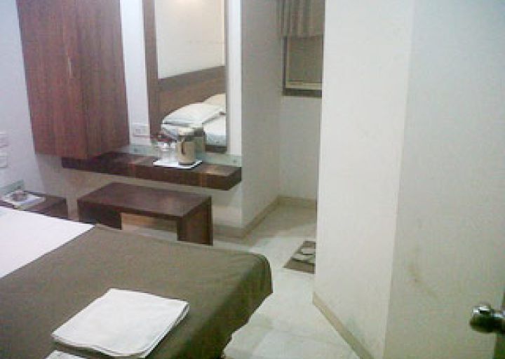 Hotel Radiant - Sayajigunj - Vadodara Image