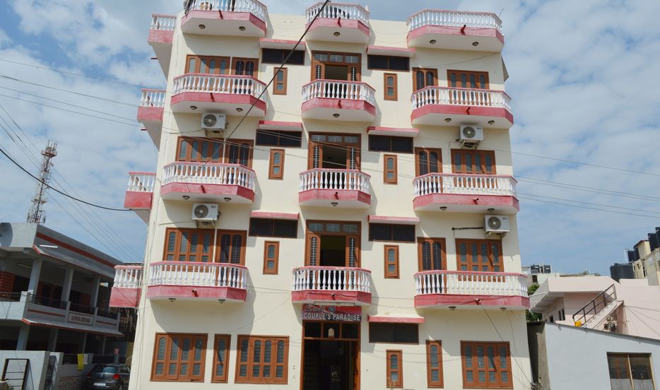 Couples Paradise Hotel - Akshay Colony - Mount Abu Image