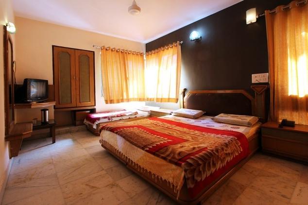 Hotel Mount Winds - Raj Bhawan Road - Mount Abu Image