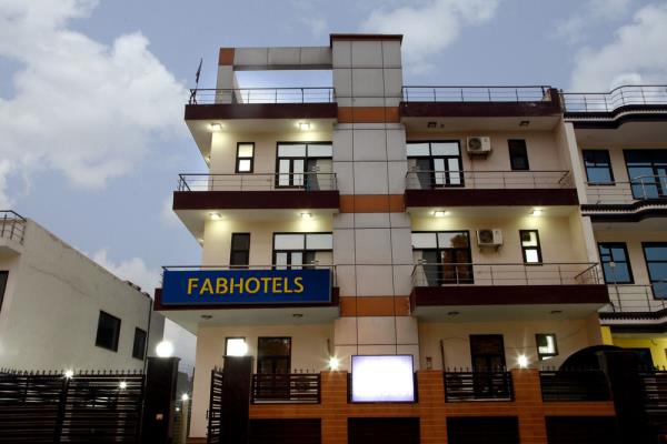 FabHotel - Sector 52 - Noida Image