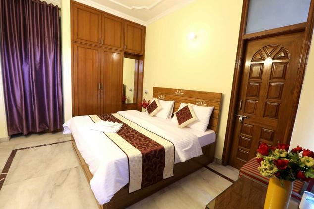 Royal Residency & OYO Rooms - Sector 52 - Noida Image