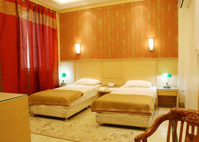 Silver Leaf Bed & Breakfast - Sector 51 - Noida Image