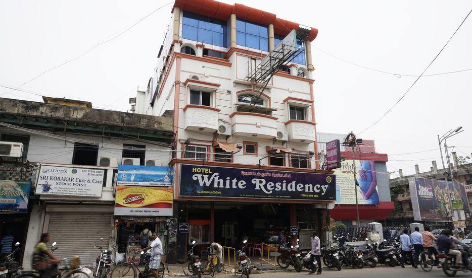 White Residency Hotel - Kamaraj Salai - Puducherry Image