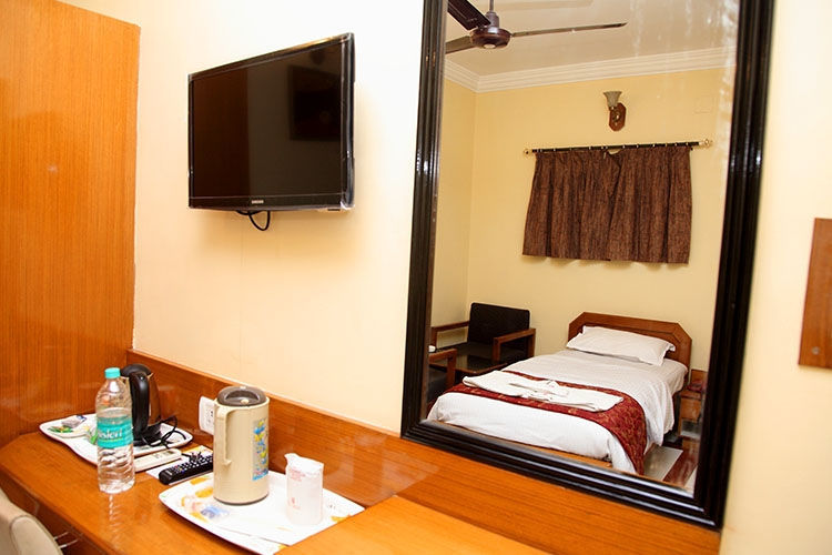 Hotel The Castle - Shastri Nagar - Dhanbad Image