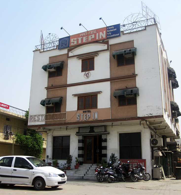 Stepin Hotel - Muncipal Auditorium - Faridabad Image