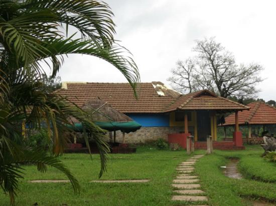 Rotti Kallu Homestay - Bilisare - Hassan Image