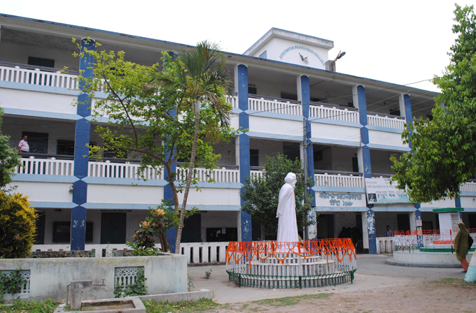 Karimpur Pannadevi College - Karimpur Image