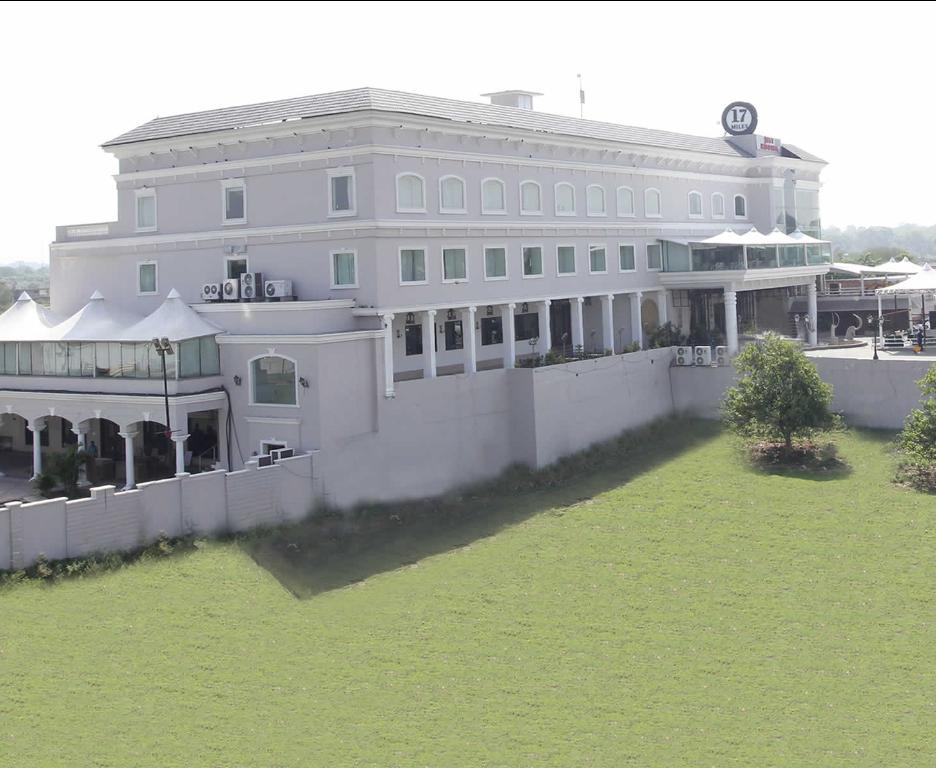 Hotel 17 Miles - Vijaypur - Jammu Image