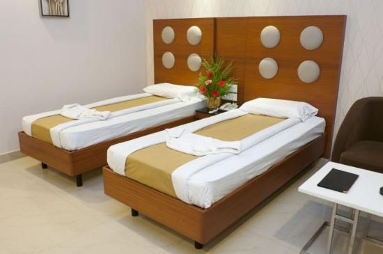 Hotel Unique Inn Sowbhagya - Old Jail Road - Visakhapatnam Image
