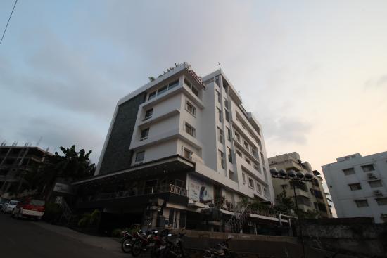 Rockdale Clarks Inn Suites - Seven Hills Hospital Road - Visakhapatnam Image