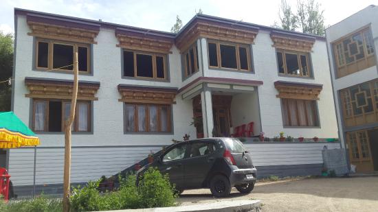 Layul Palace Guest House - Yurpung - Leh Image